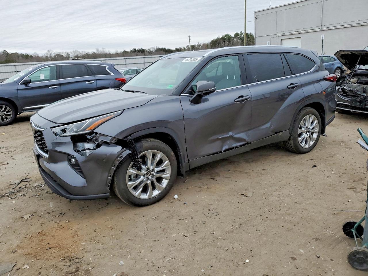 2024 TOYOTA HIGHLANDER