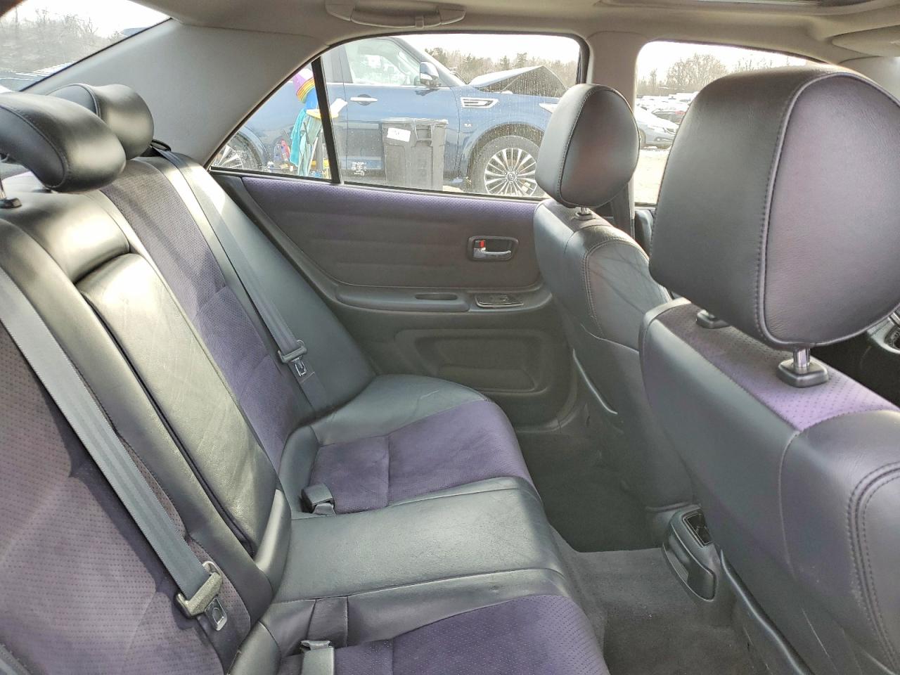 2001 LEXUS IS 300 photo 10