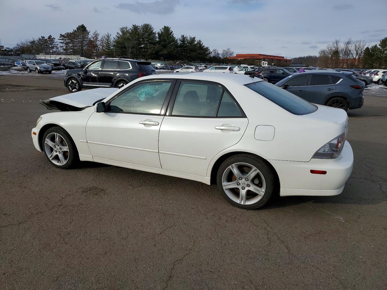 2001 LEXUS IS 300 photo 2