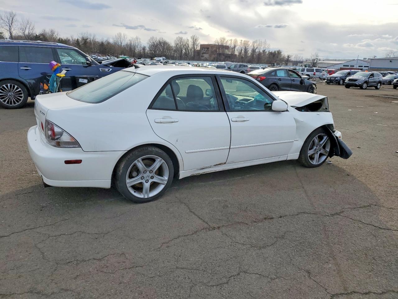 2001 LEXUS IS 300 photo 3