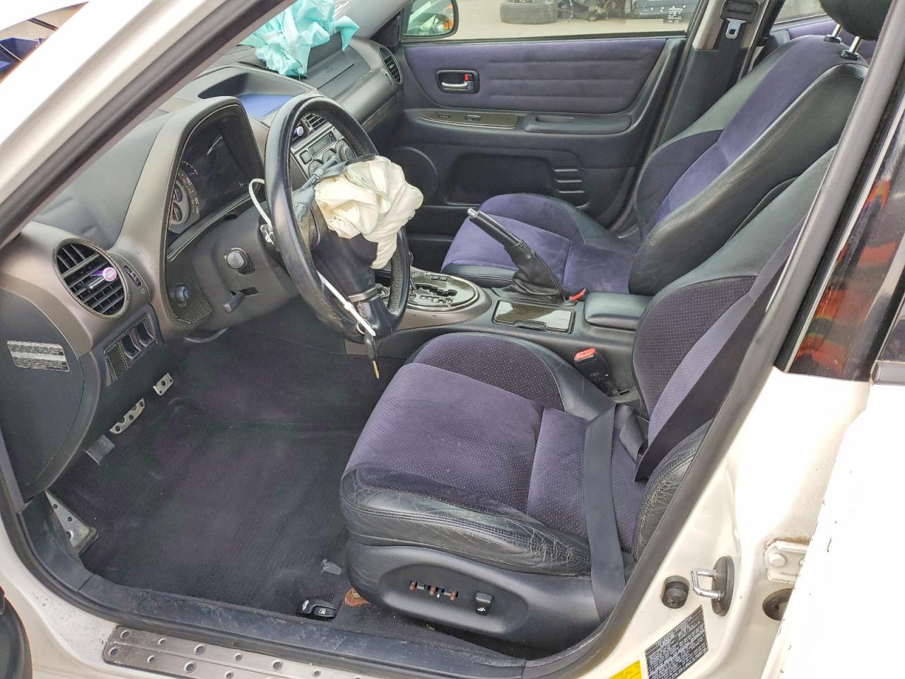 2001 LEXUS IS 300 photo 7