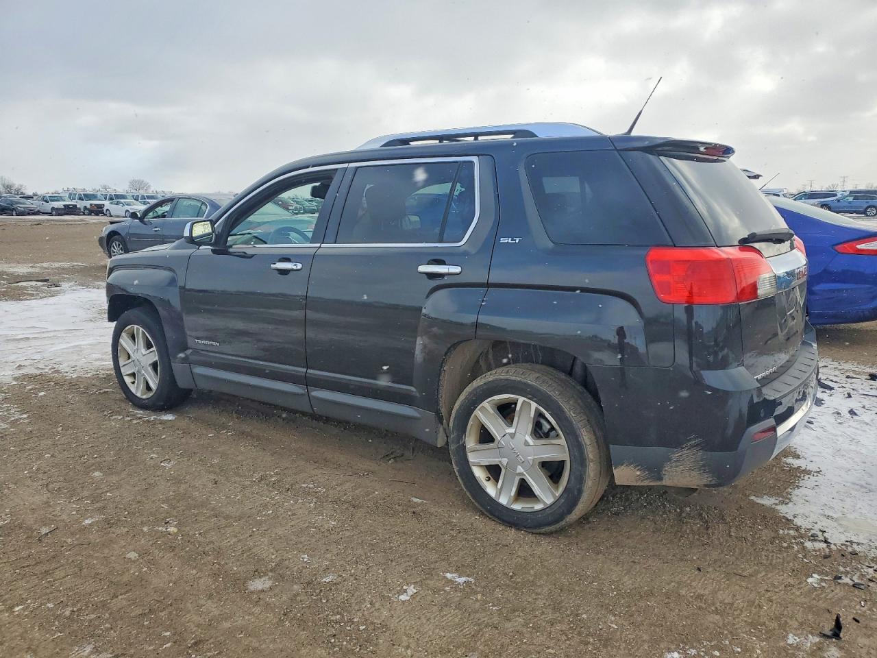 2011 GMC TERRAIN SLT photo 3