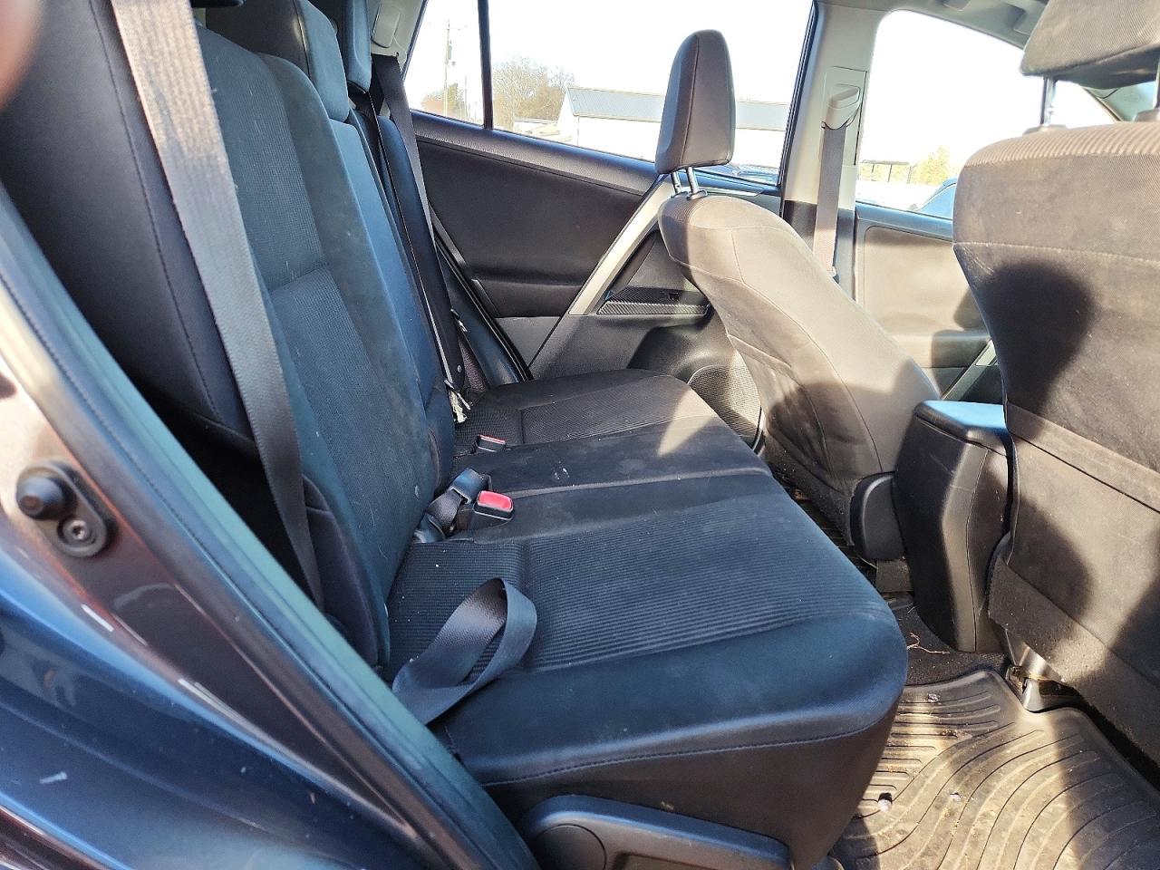 2014 TOYOTA RAV4 LE photo 11