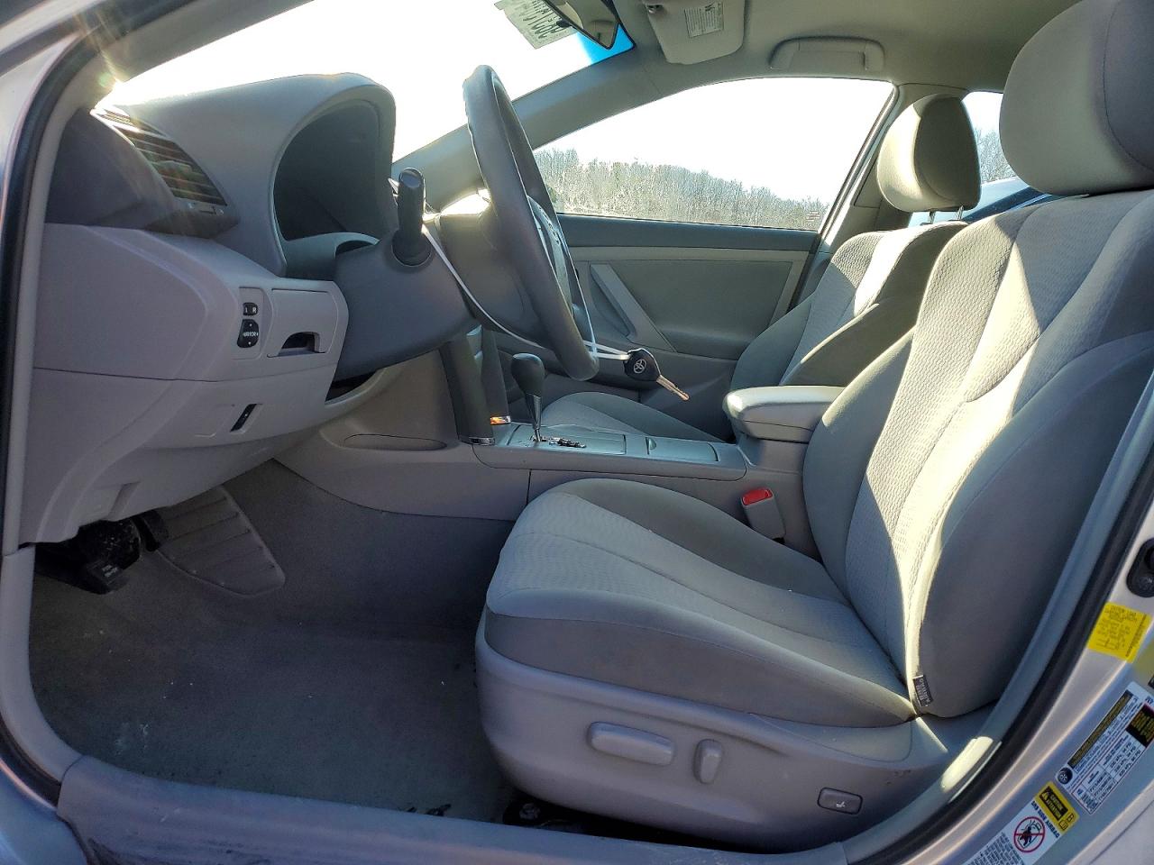 2011 TOYOTA CAMRY BASE photo 7