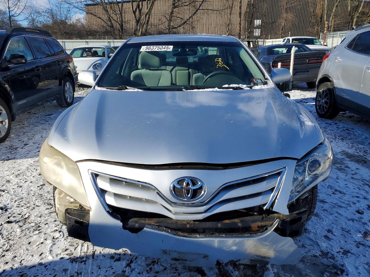 2011 TOYOTA CAMRY BASE photo 5