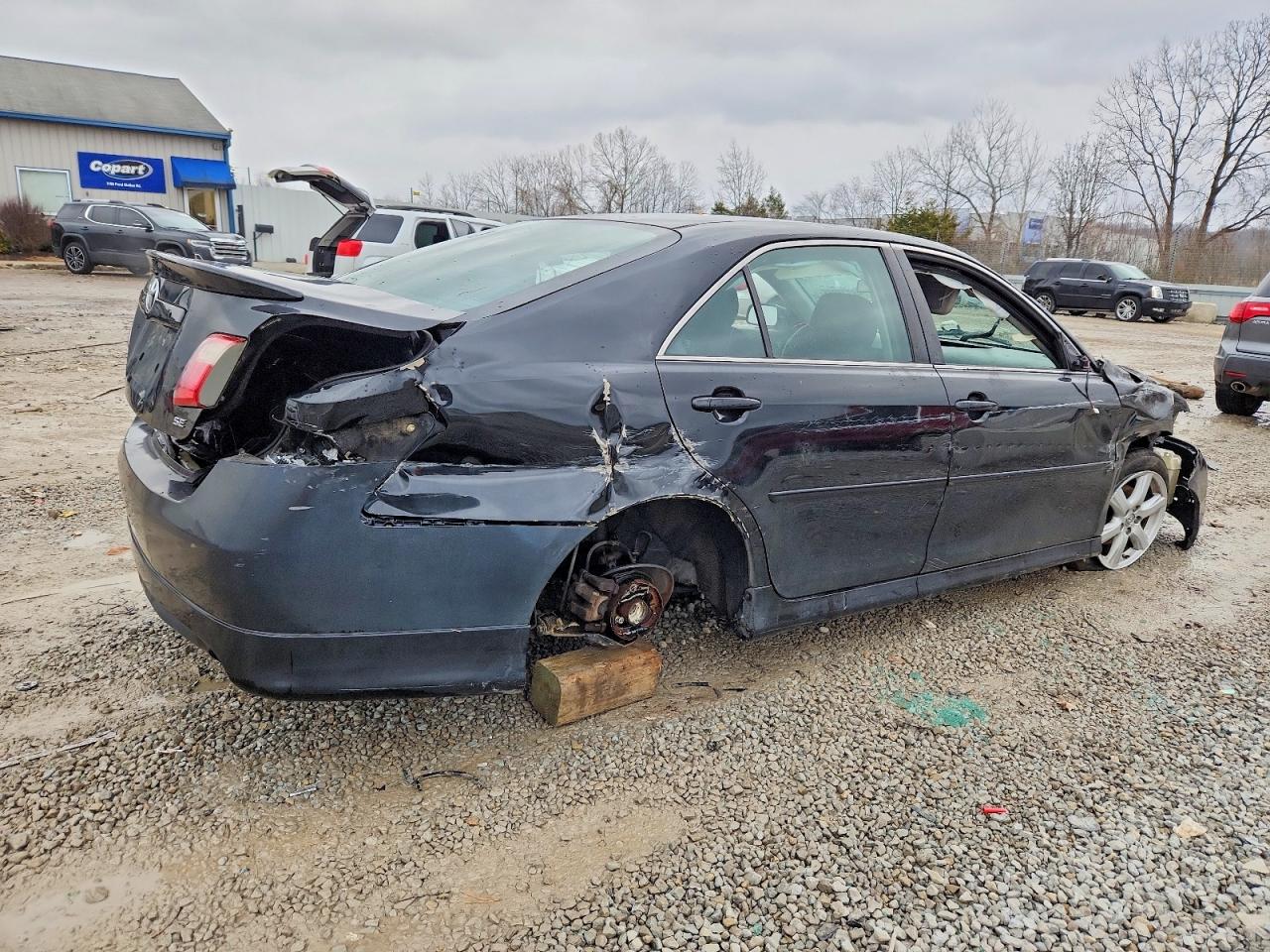 2009 TOYOTA CAMRY SE photo 3