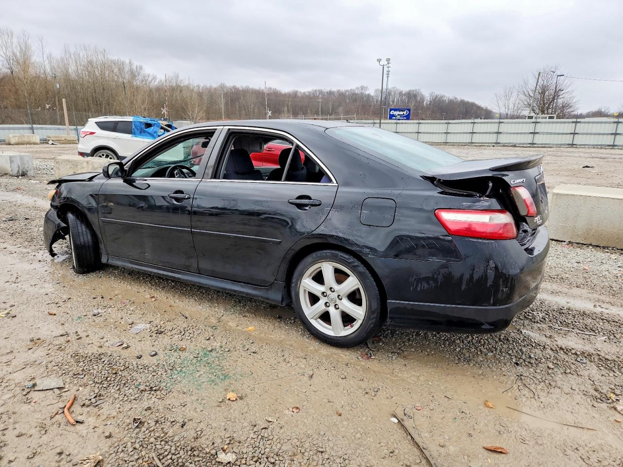 2009 TOYOTA CAMRY SE photo 2