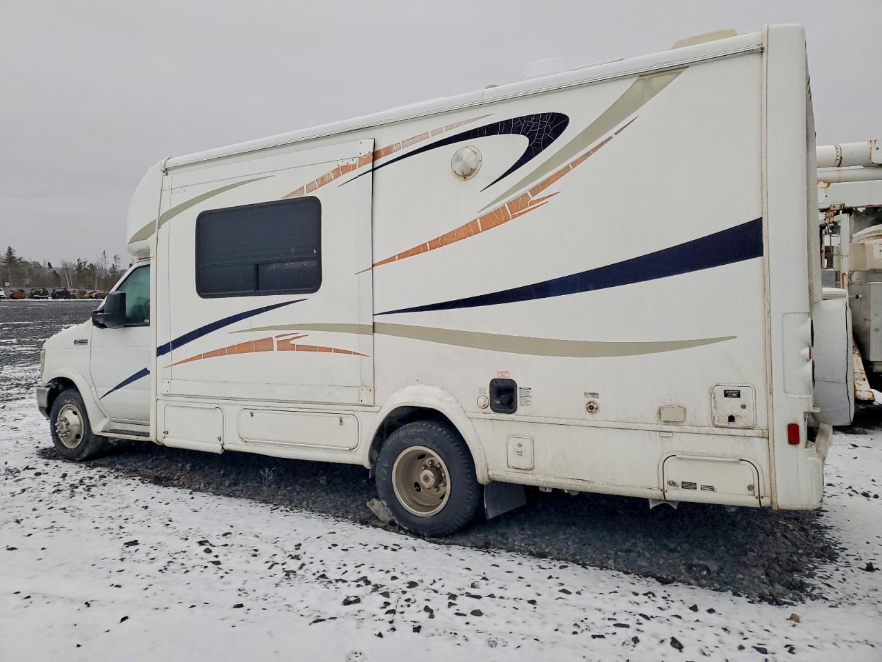 2010 FORD ECONOLINE E450 SUPER DUTY CUTAWAY VAN photo 3