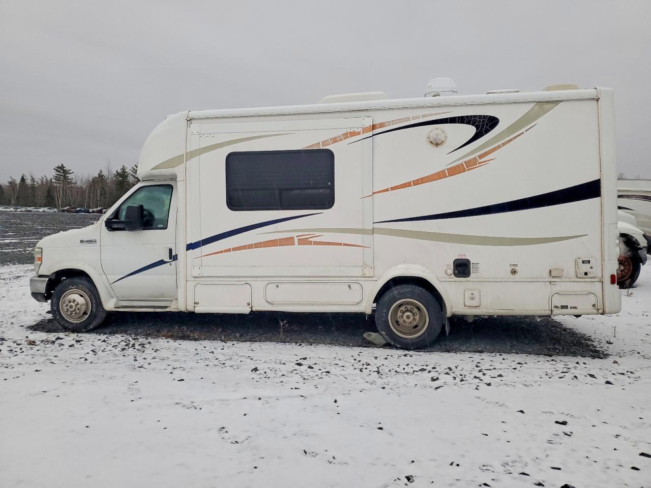 2010 FORD ECONOLINE E450 SUPER DUTY CUTAWAY VAN photo 9