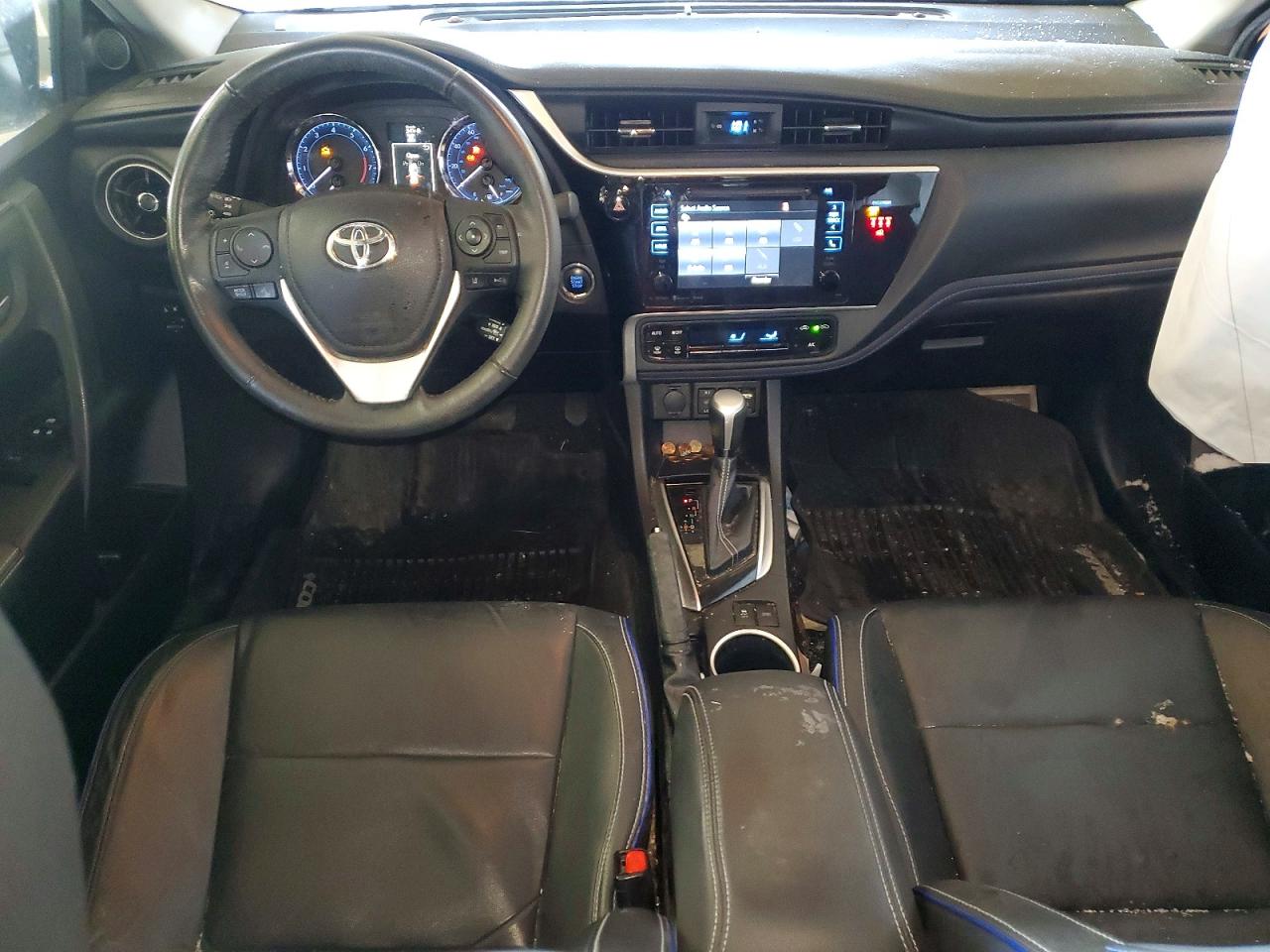 2018 TOYOTA COROLLA L photo 8