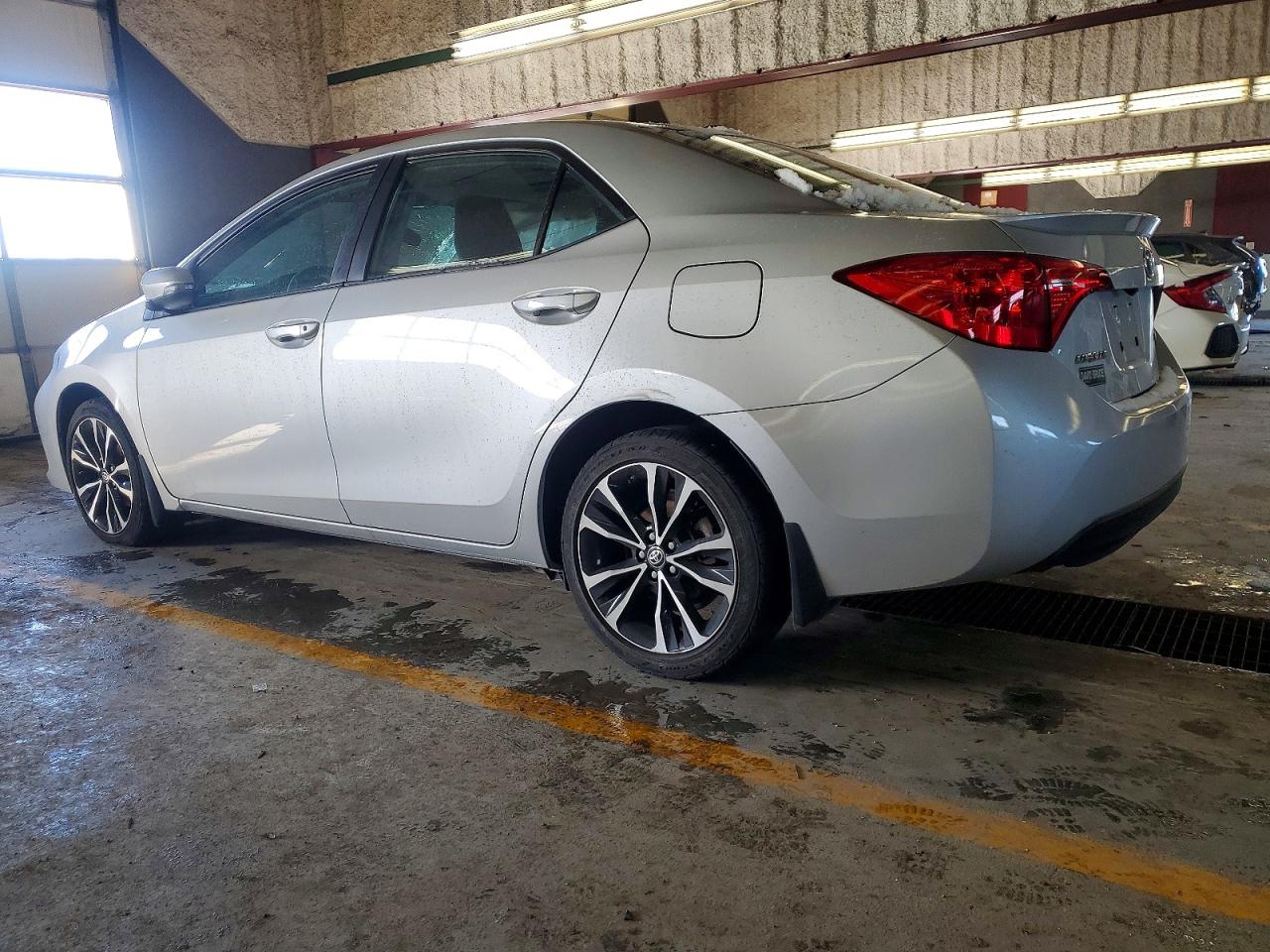 2018 TOYOTA COROLLA L photo 2