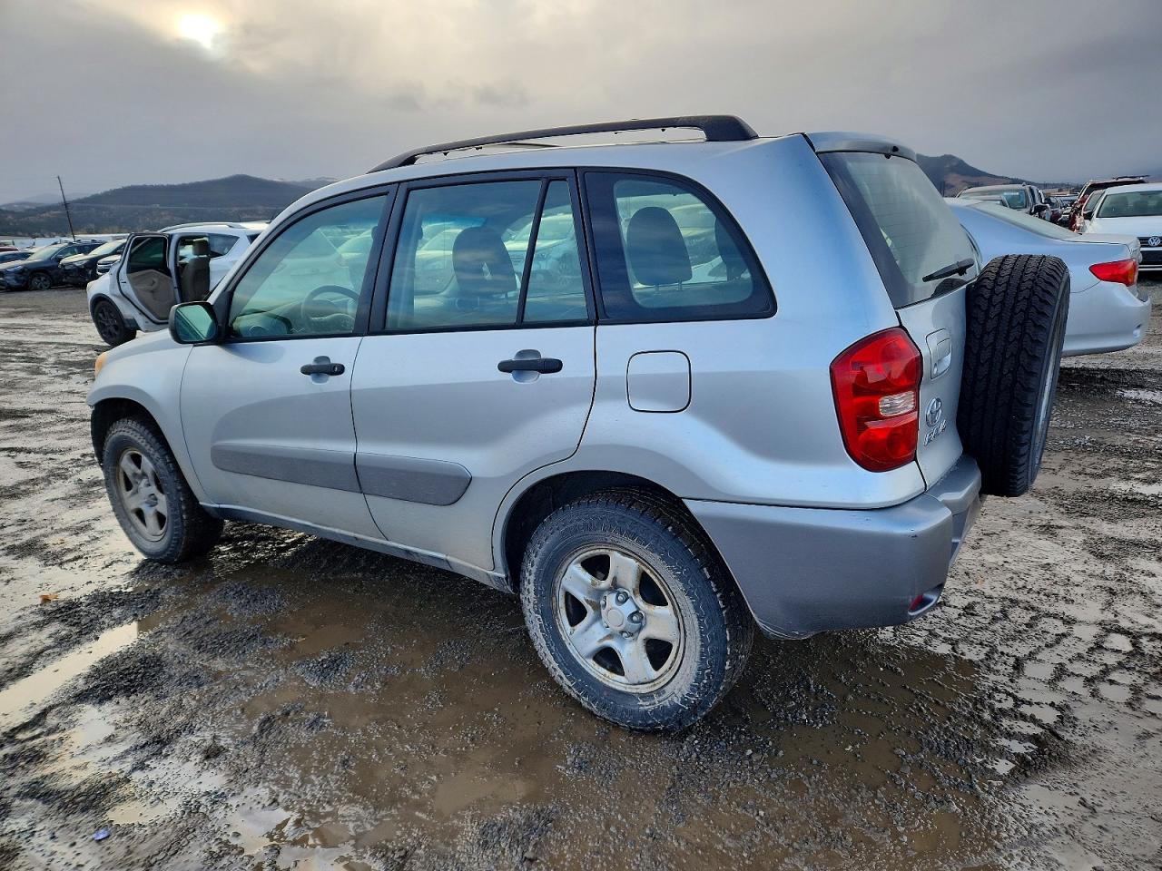2005 TOYOTA RAV4 photo 2