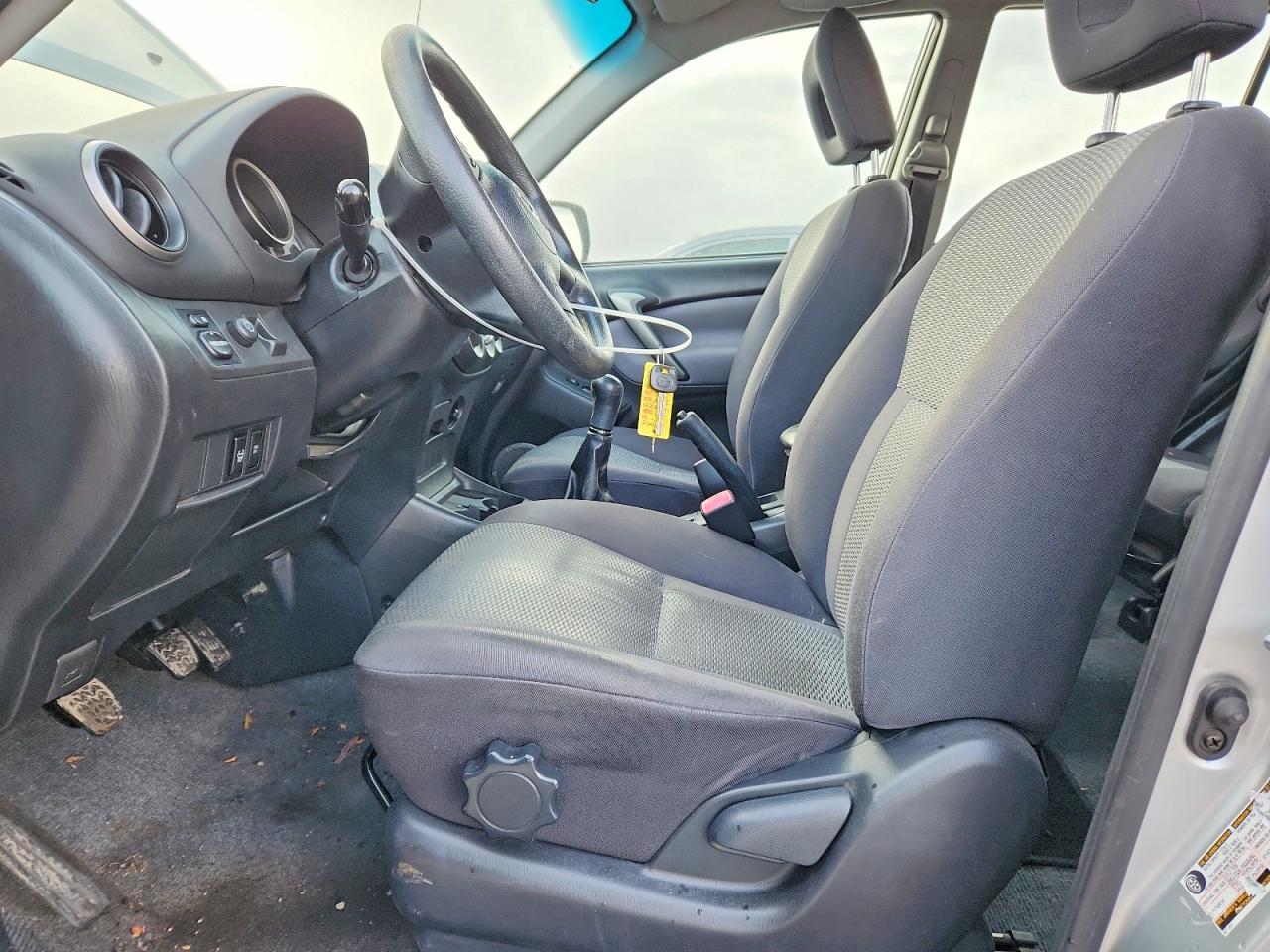 2005 TOYOTA RAV4 photo 7
