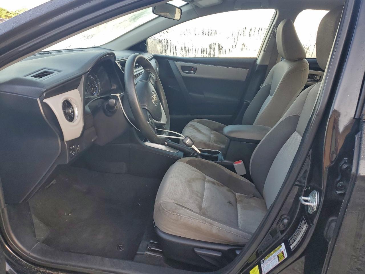 2017 TOYOTA COROLLA L photo 7