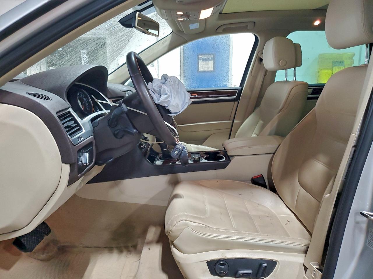 2012 VOLKSWAGEN TOUAREG V6 photo 7