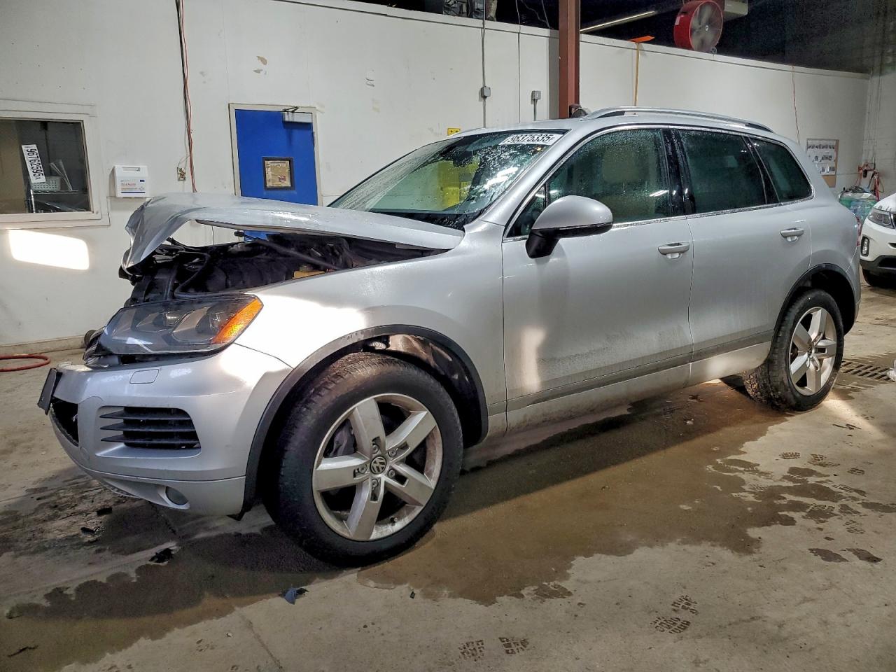 2012 VOLKSWAGEN TOUAREG