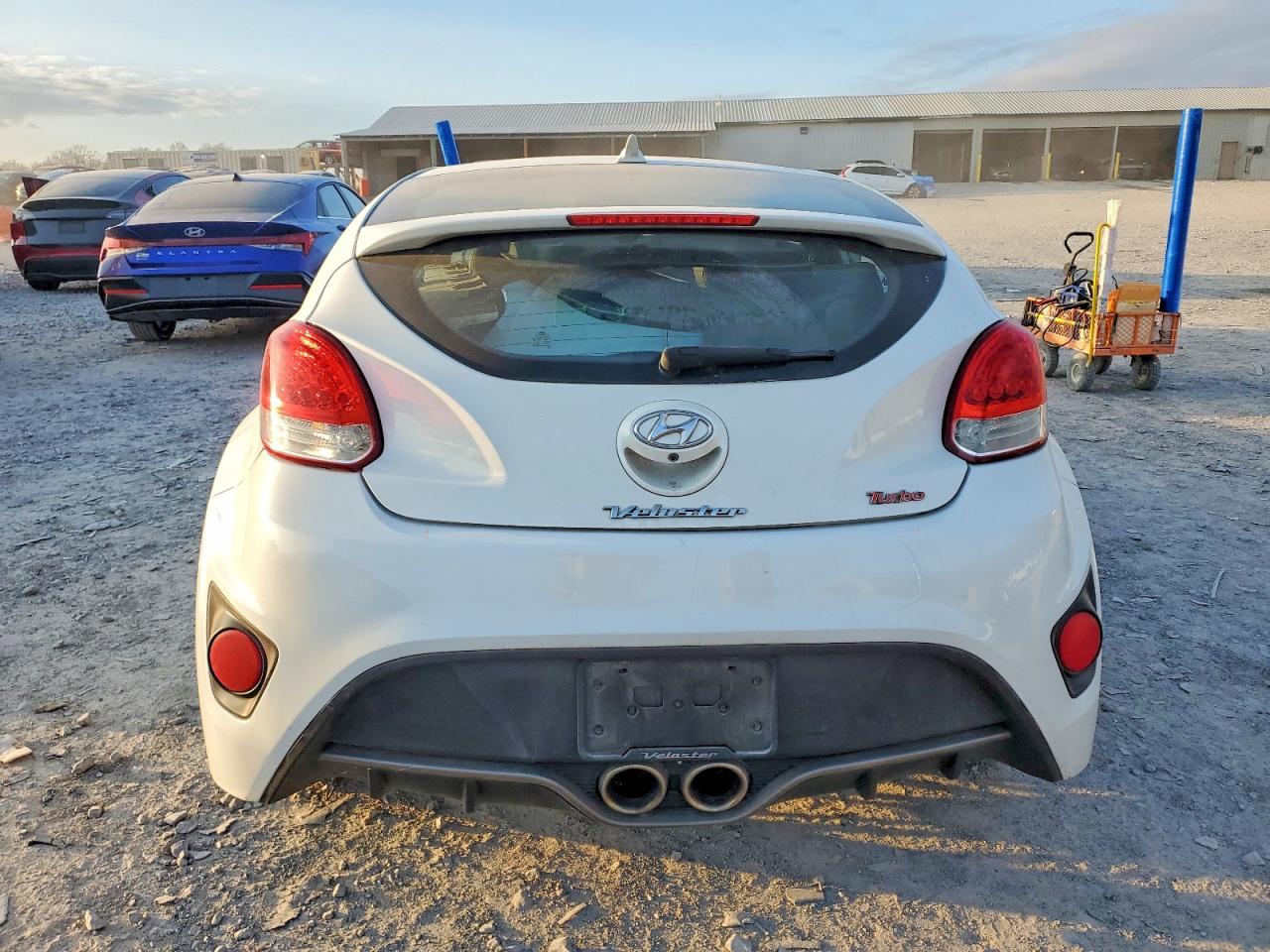 2016 HYUNDAI VELOSTER TURBO photo 6
