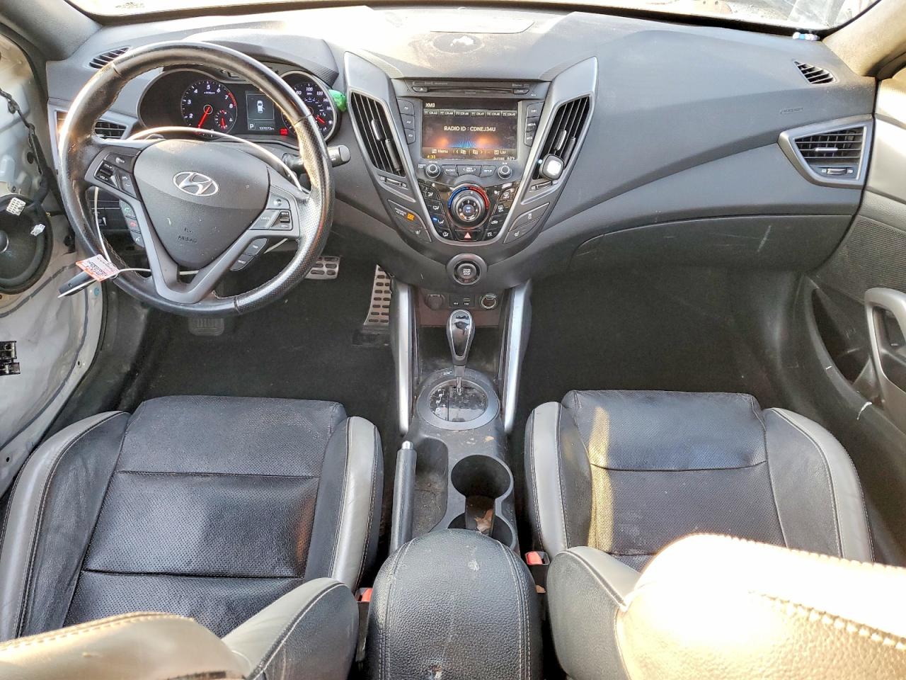 2016 HYUNDAI VELOSTER TURBO photo 8