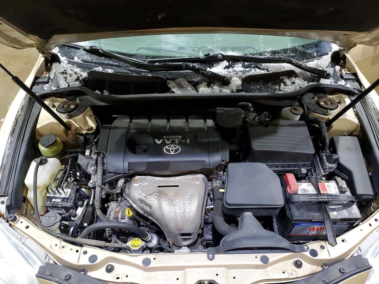 2010 TOYOTA CAMRY LE photo 11