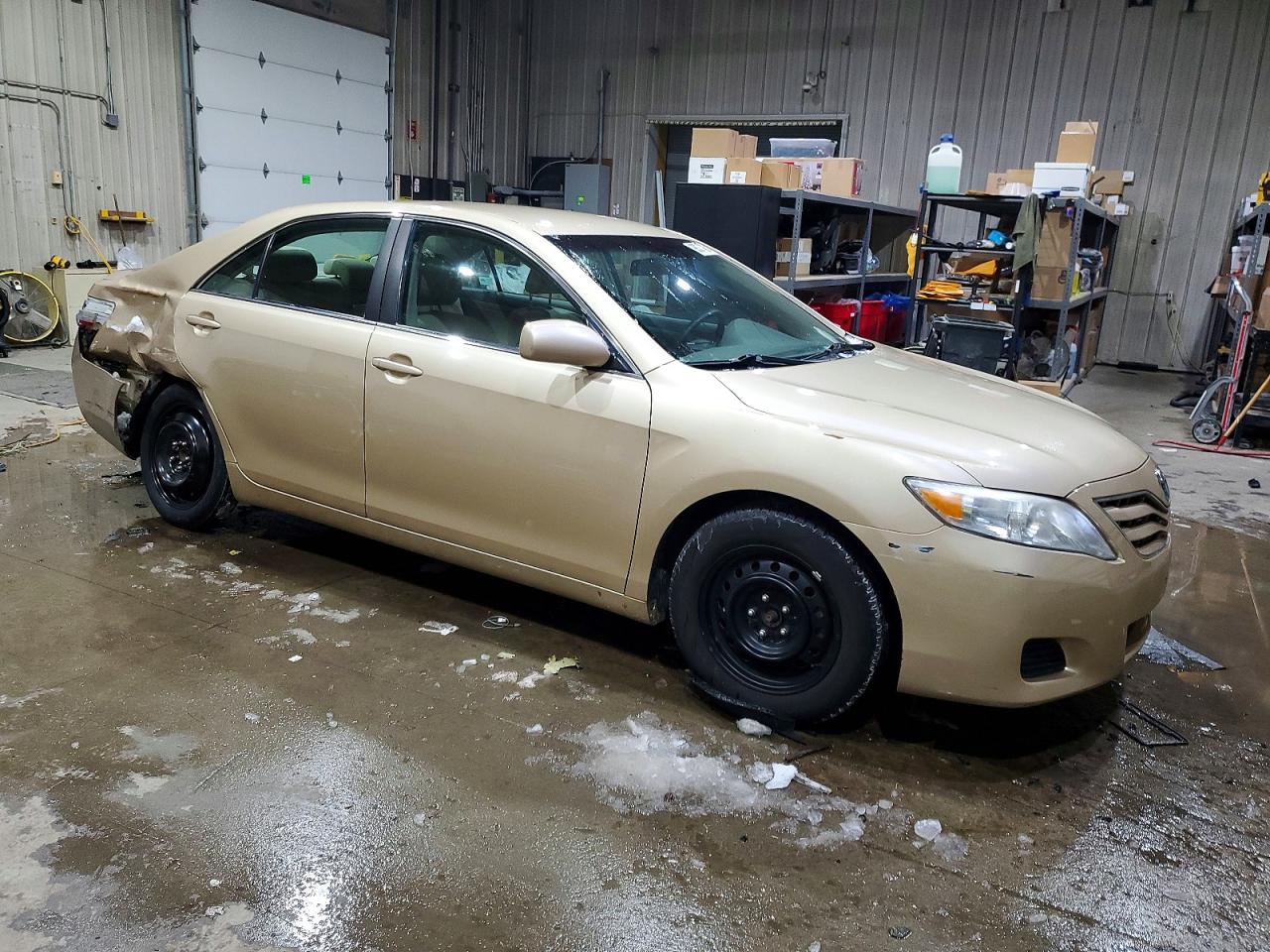 2010 TOYOTA CAMRY LE photo 4