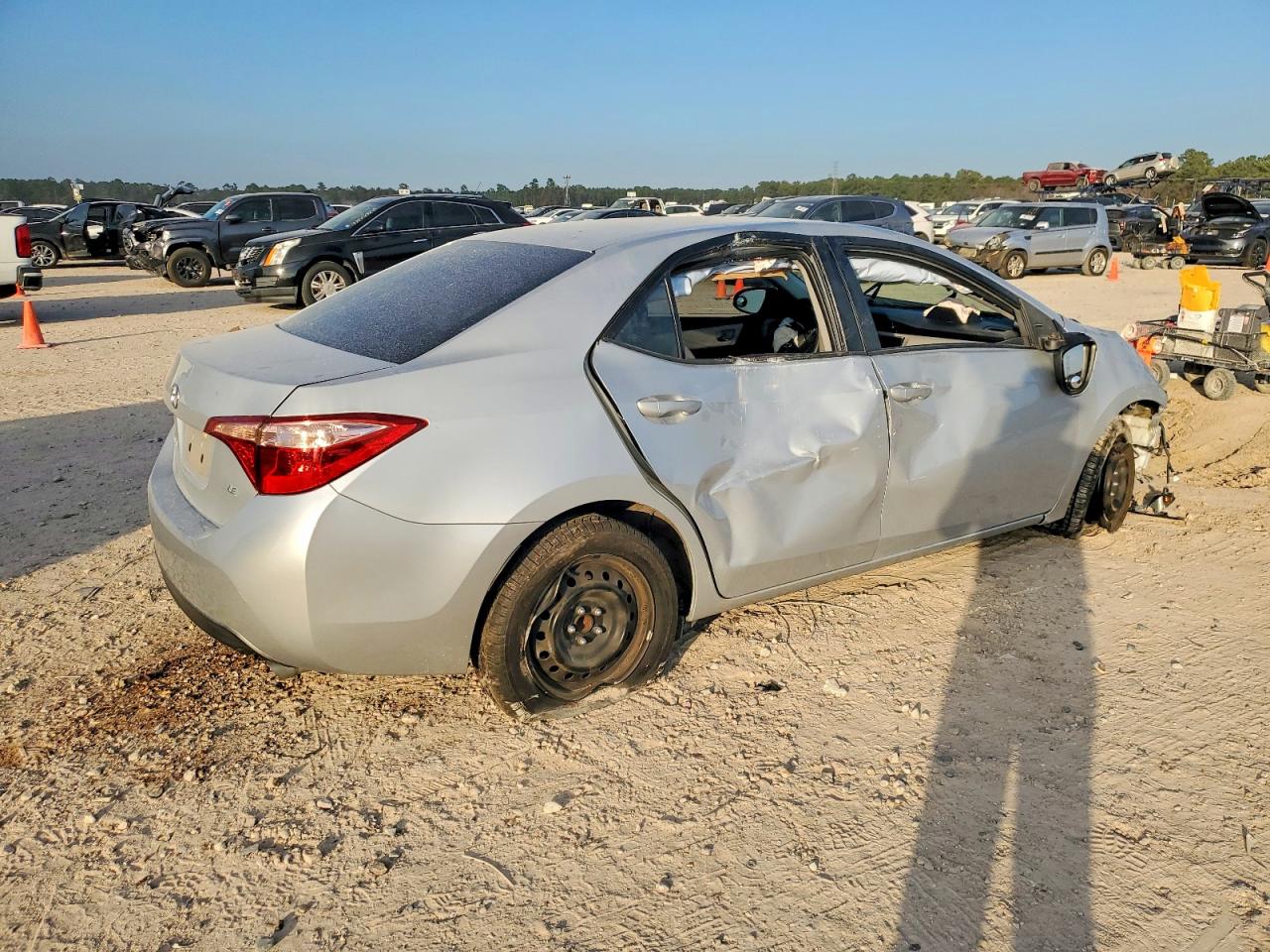 2018 TOYOTA COROLLA L photo 3
