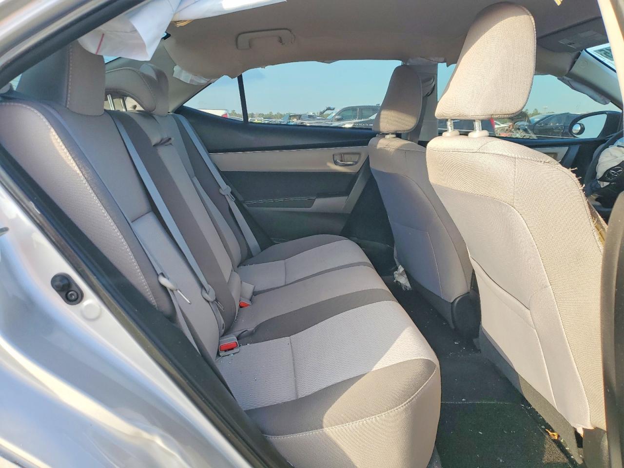 2018 TOYOTA COROLLA L photo 10