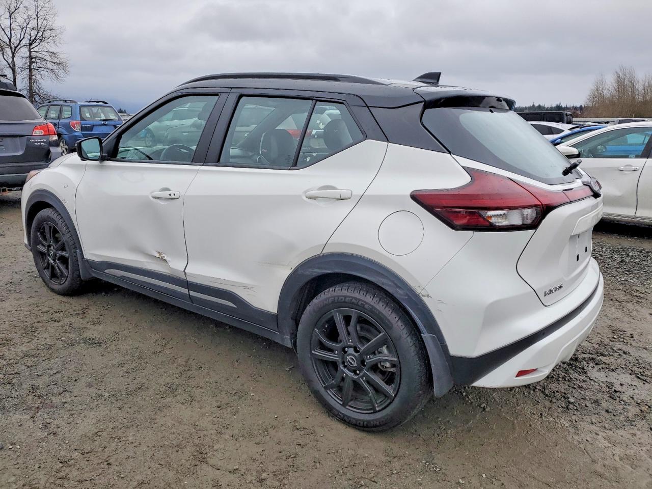 2023 NISSAN KICKS SR photo 2