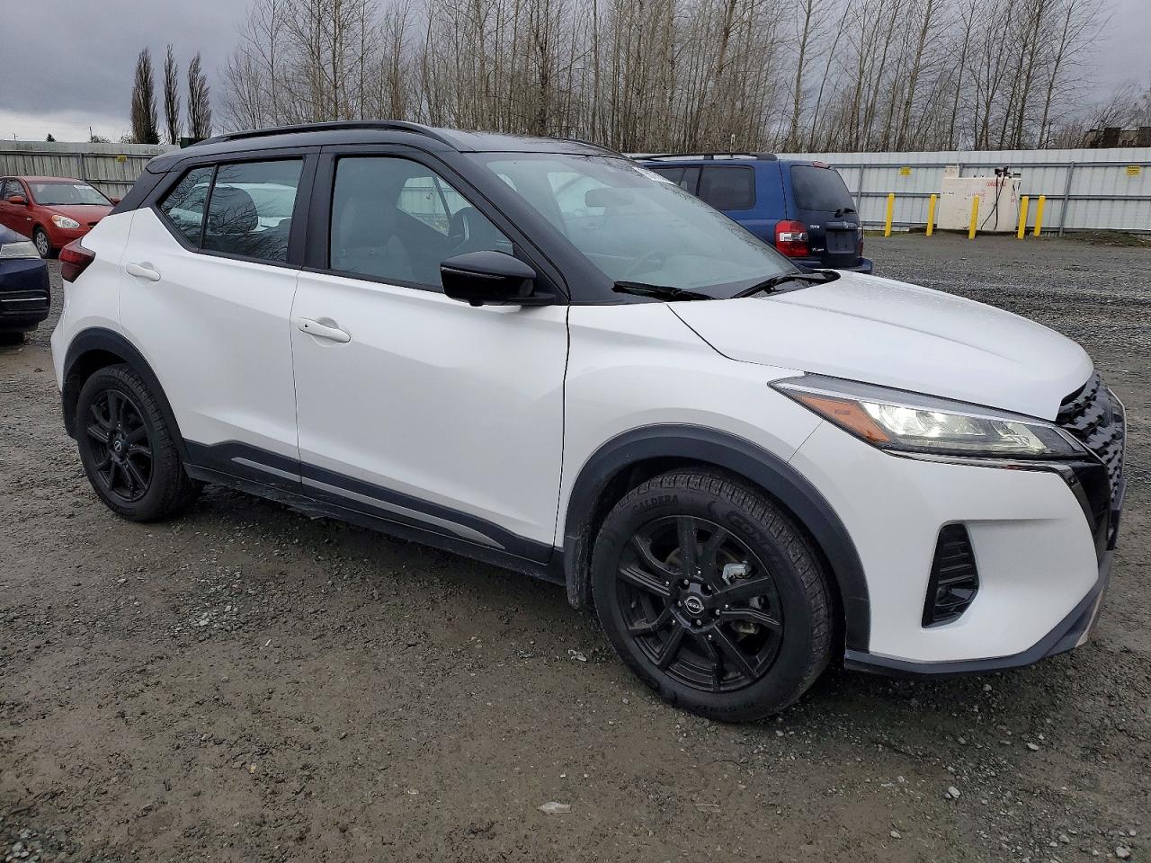 2023 NISSAN KICKS SR photo 4