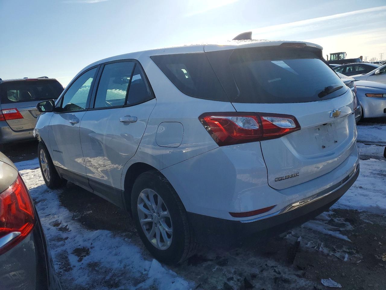 2018 CHEVROLET EQUINOX LS photo 2