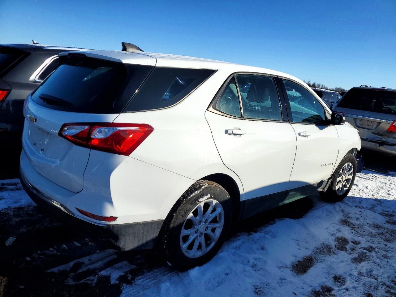 2018 CHEVROLET EQUINOX LS photo 3