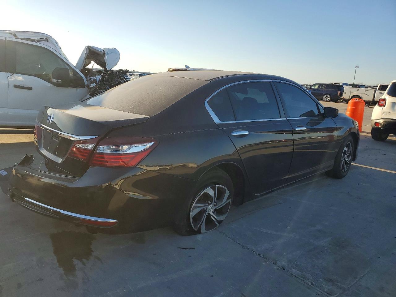 2017 HONDA ACCORD LX photo 3