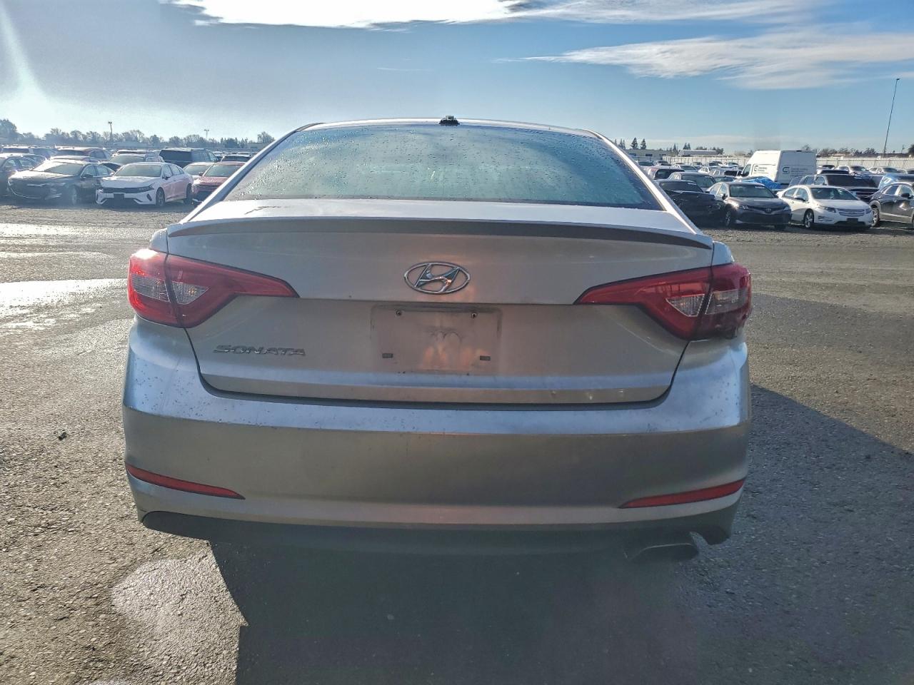 2017 HYUNDAI SONATA SE photo 6