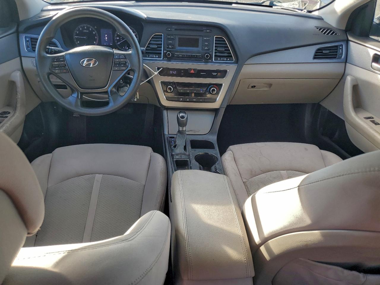 2017 HYUNDAI SONATA SE photo 8