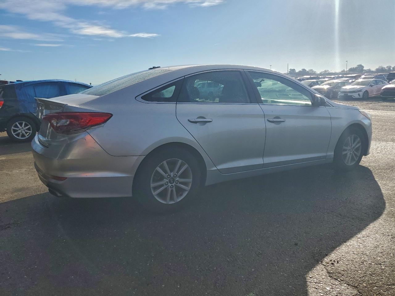 2017 HYUNDAI SONATA SE photo 3
