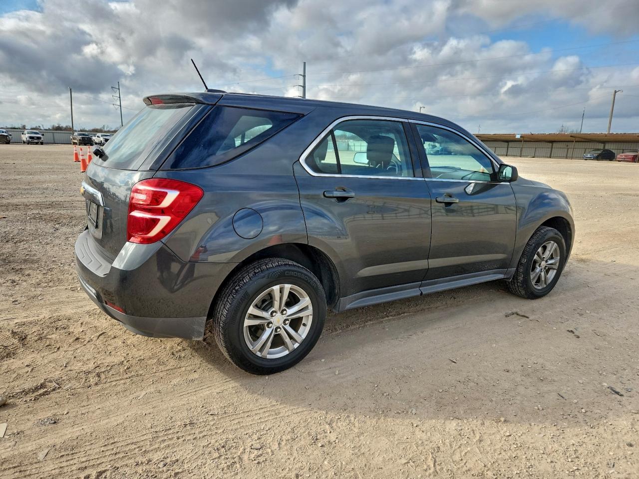 2017 CHEVROLET EQUINOX LS photo 3