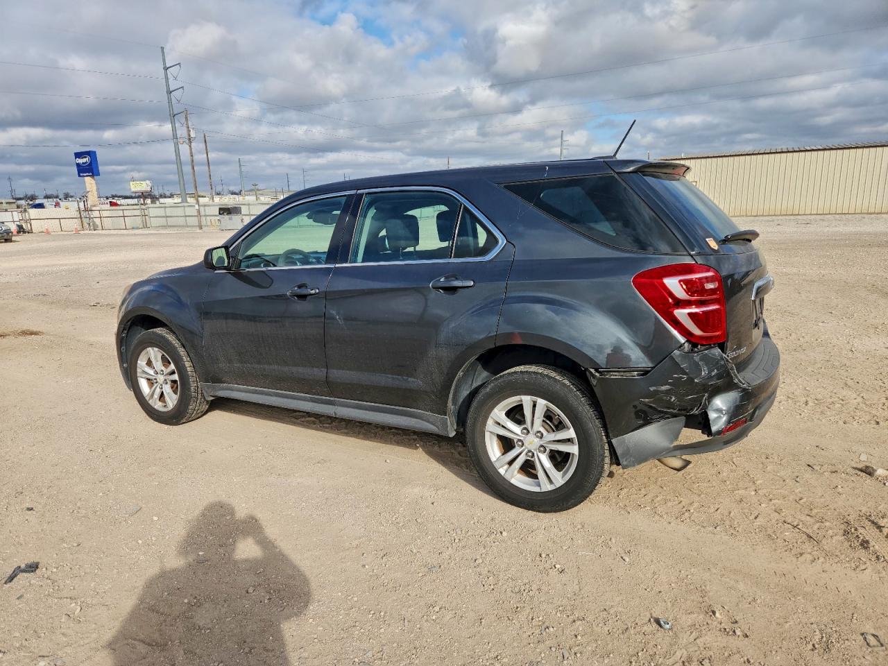 2017 CHEVROLET EQUINOX LS photo 2