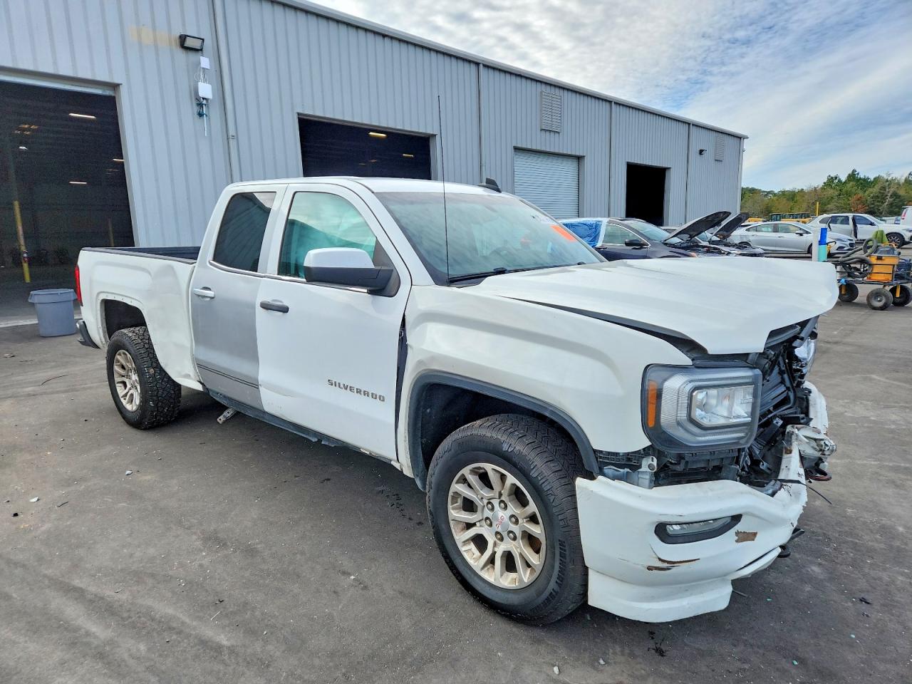 2017 GMC SIERRA K1500 SLE photo 4