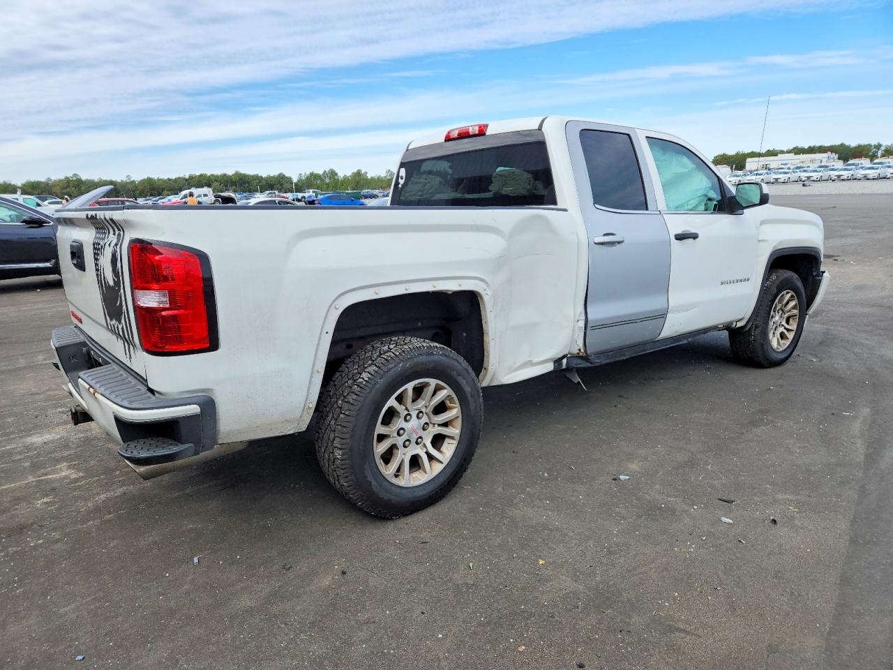 2017 GMC SIERRA K1500 SLE photo 3