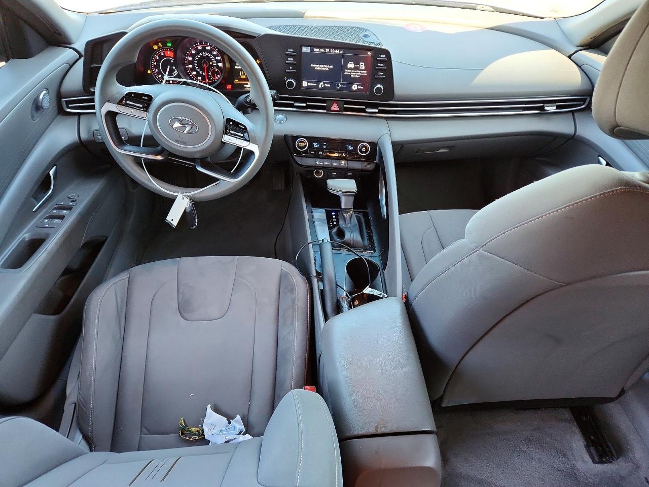 2023 HYUNDAI ELANTRA SEL photo 8