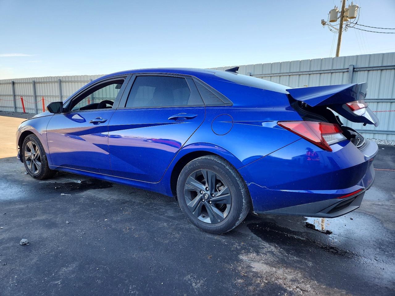 2023 HYUNDAI ELANTRA SEL photo 2