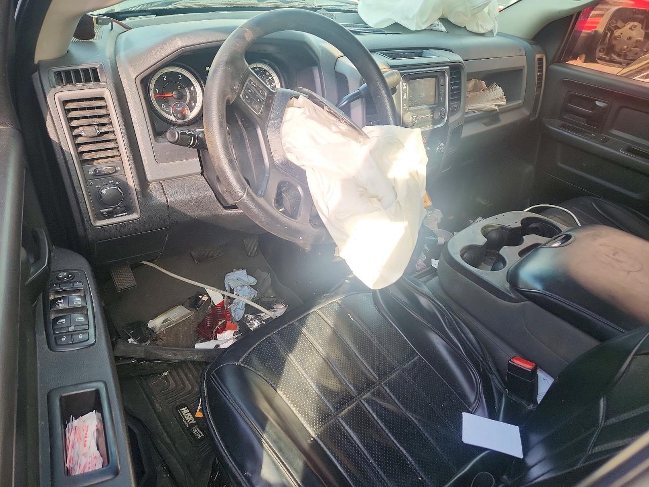2016 RAM 2500 ST photo 8
