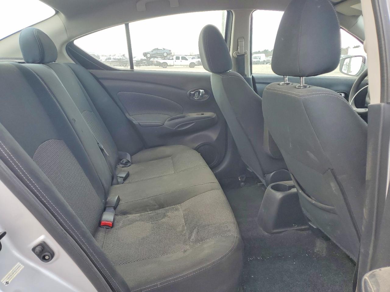 2019 NISSAN VERSA S photo 10