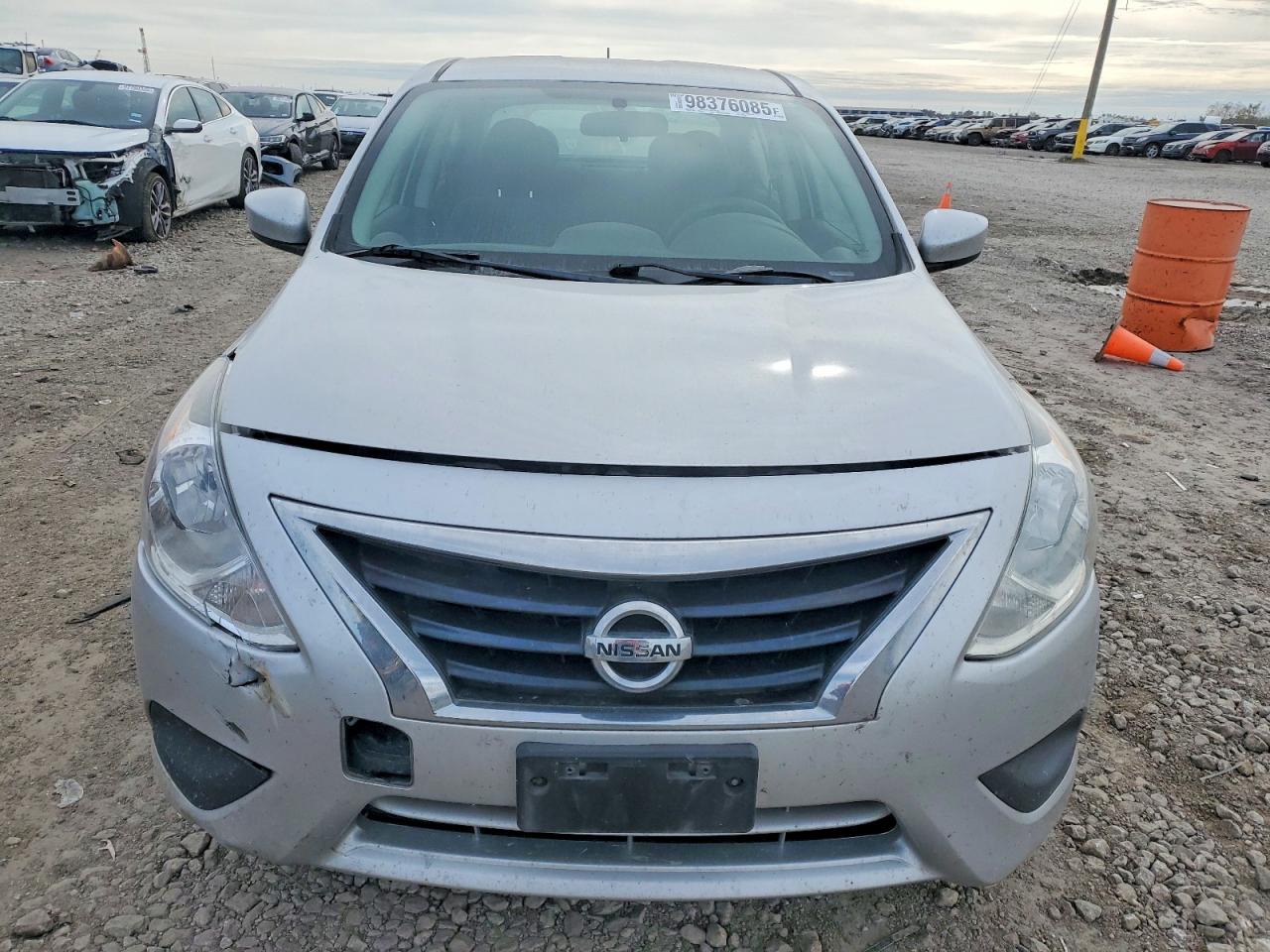2019 NISSAN VERSA S photo 5