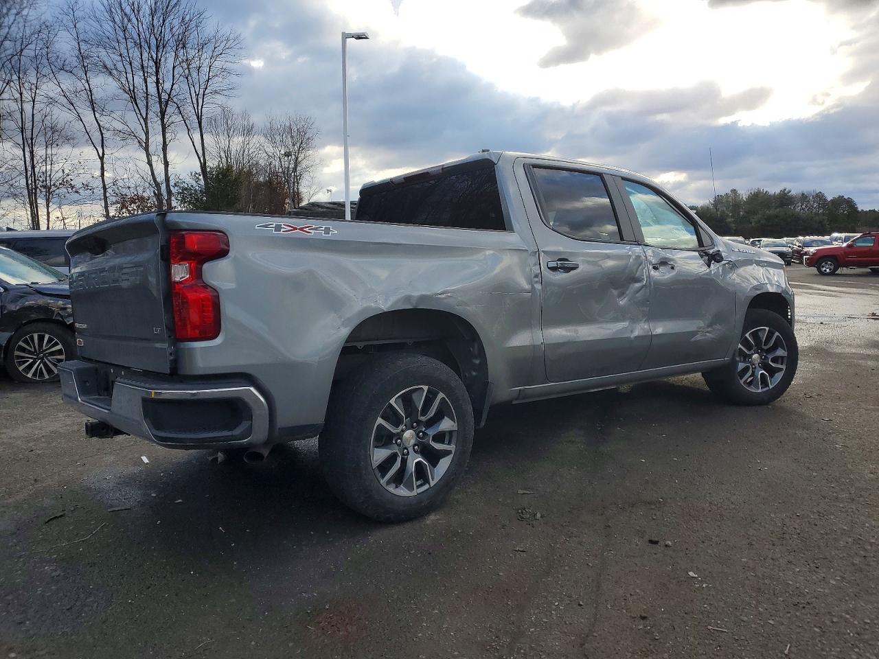 2023 CHEVROLET SILVERADO K1500 LT-L photo 3