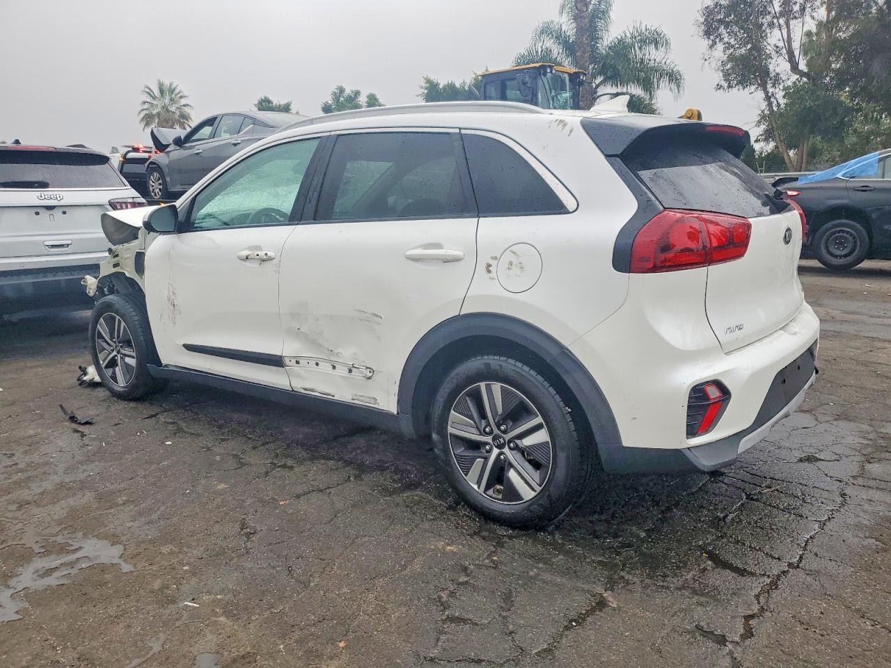 2020 KIA NIRO LX photo 2