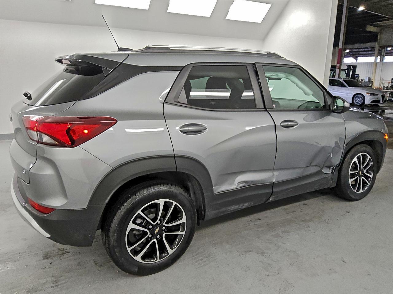2025 CHEVROLET TRAILBLAZER LT photo 3