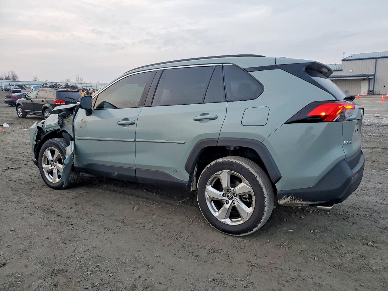 2021 TOYOTA RAV4 XLE PREMIUM photo 2