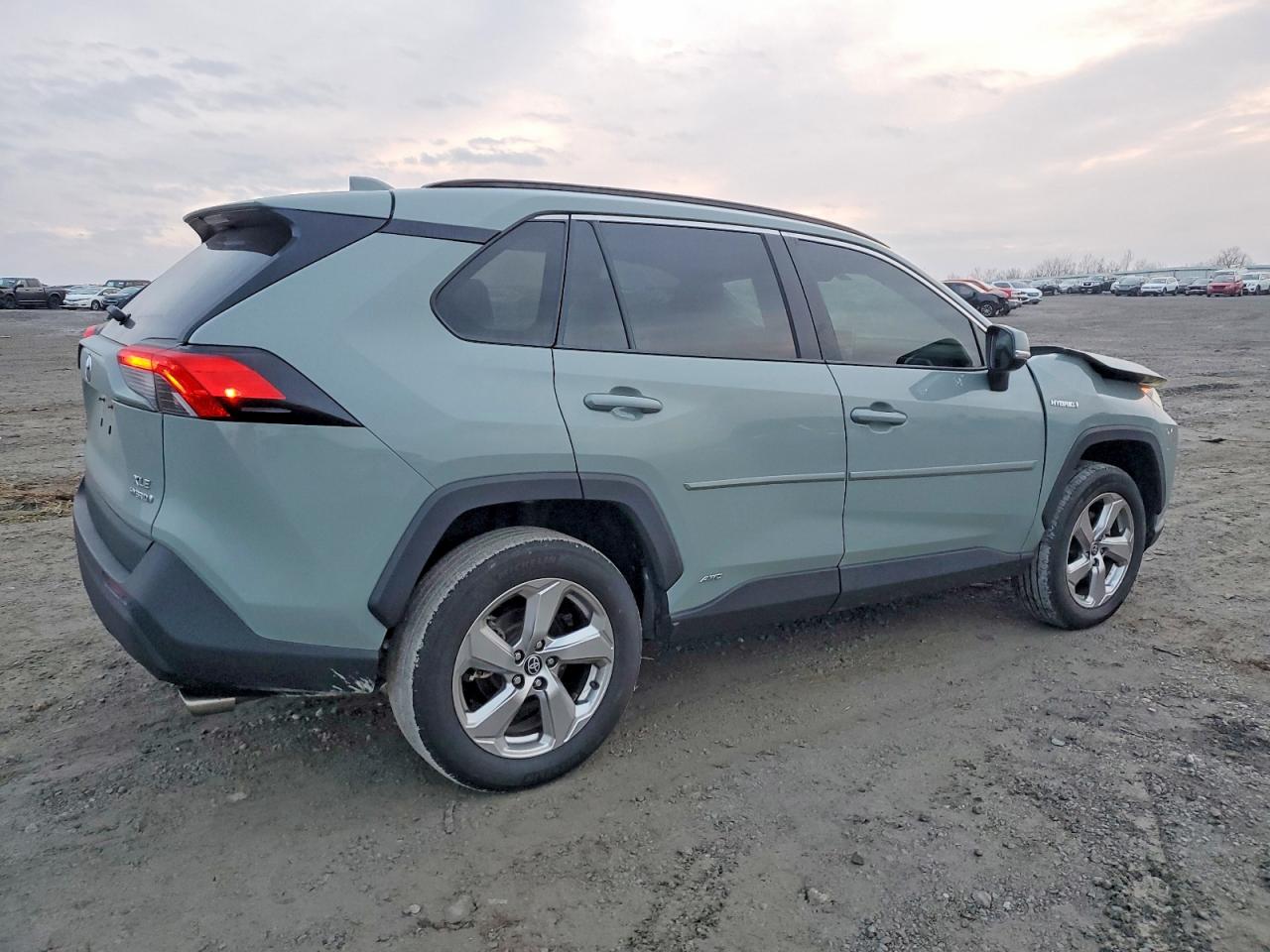 2021 TOYOTA RAV4 XLE PREMIUM photo 3