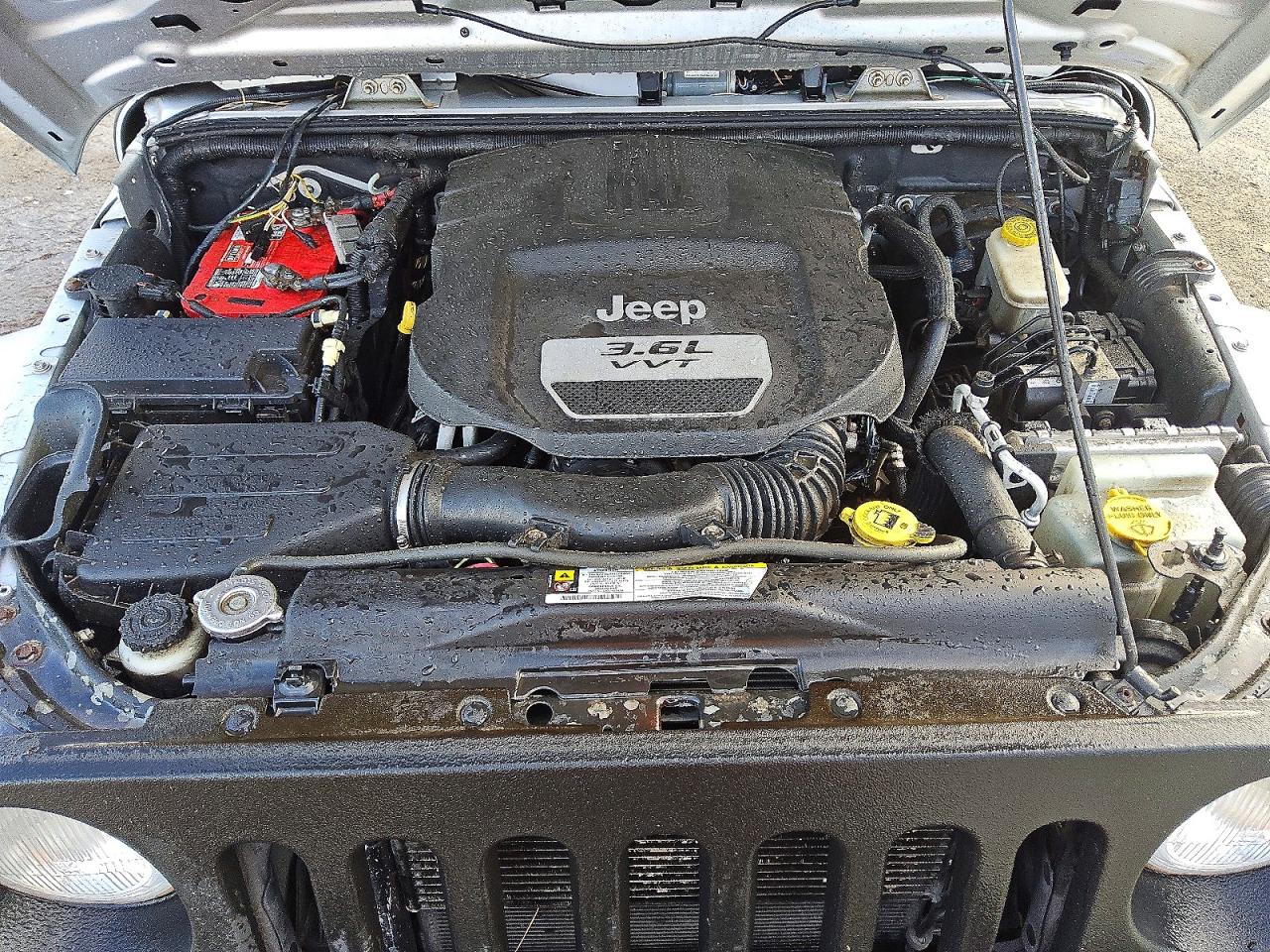 2012 JEEP WRANGLER UNLIMITED SAHARA photo 11