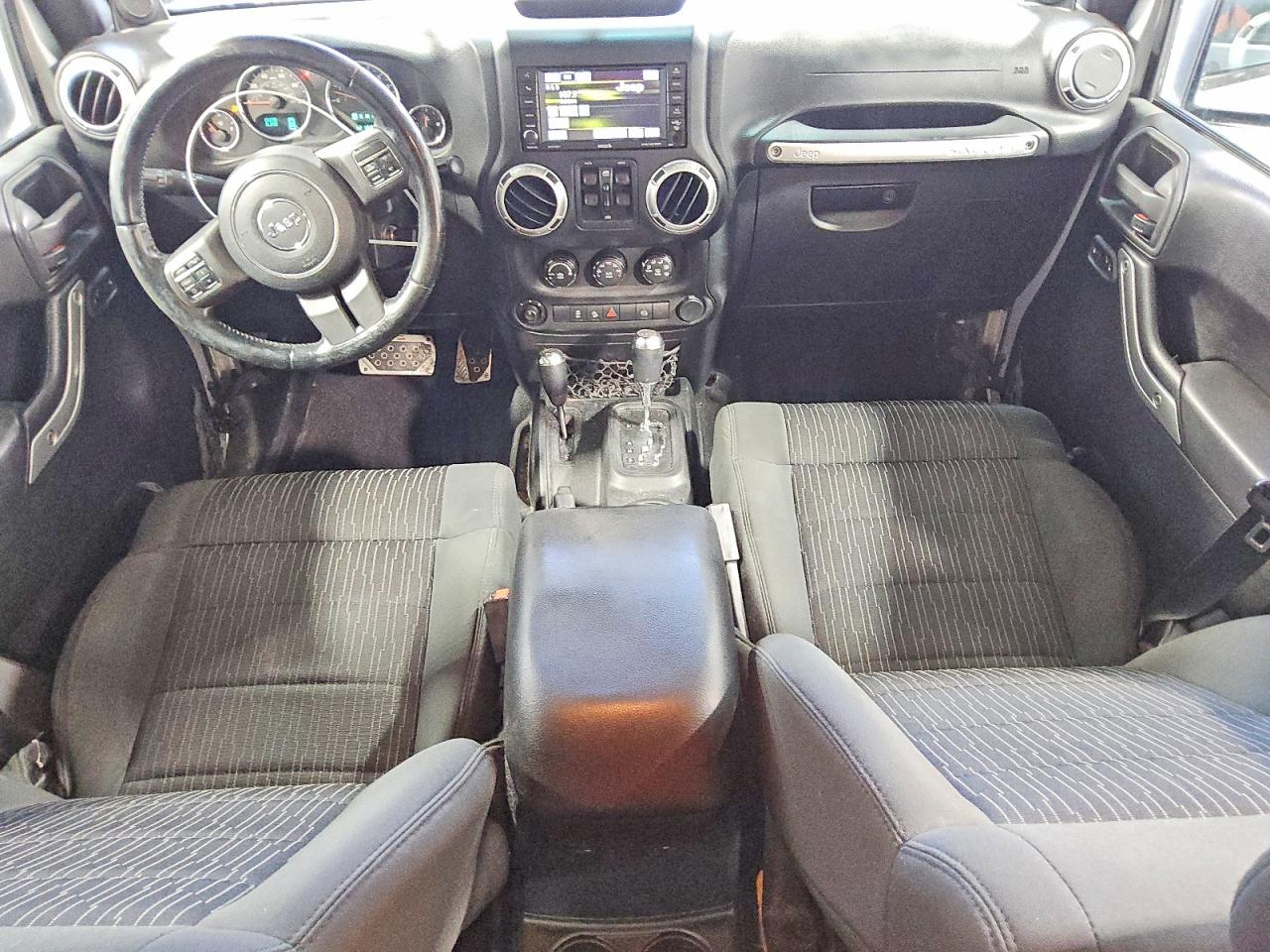 2012 JEEP WRANGLER UNLIMITED SAHARA photo 8